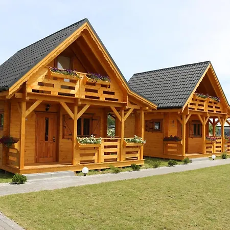 Letniskowe Promyk Lodge *