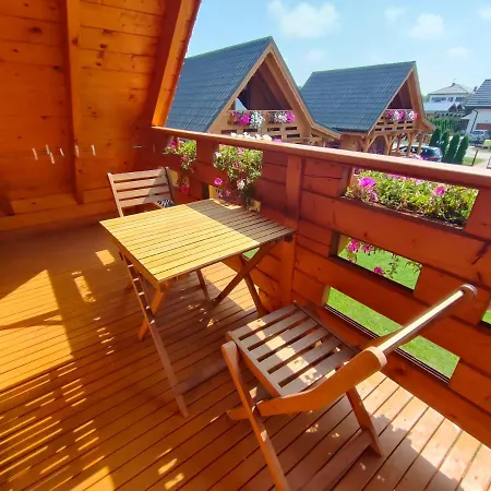 Letniskowe Promyk Lodge *
